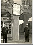 1975 Padova- Piazza Capitaniato,targa omaggio a Shakespeare. (Adriano Danieli)